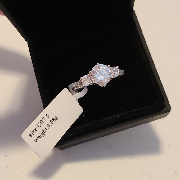 Ring - Picture 2 of 7